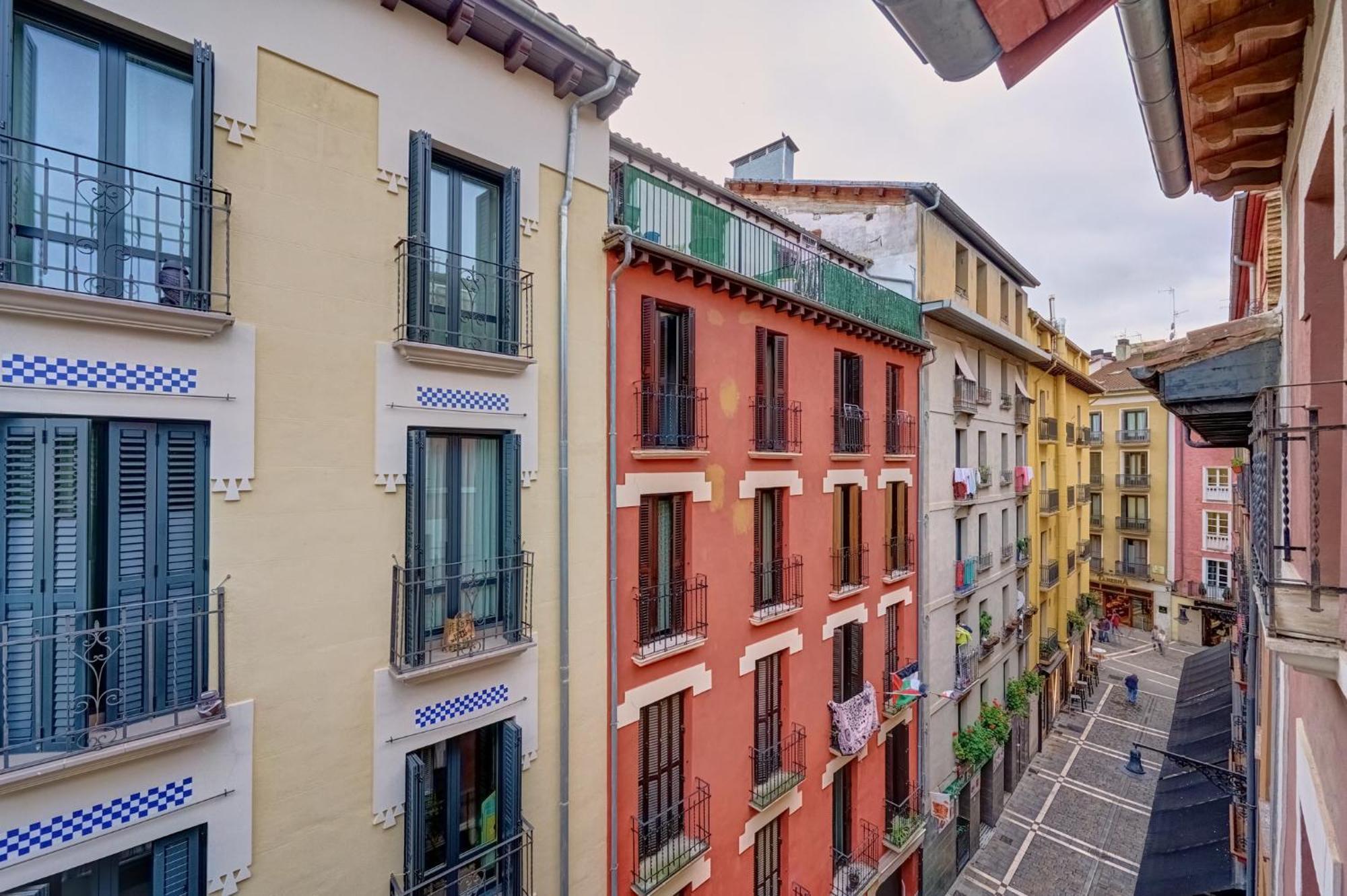 Heart Of Pamplona Apartments I By Clabao Exterior photo